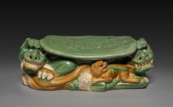Headrest with Three Lions