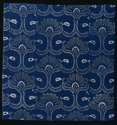 Loom width with Stylized Leaf Design