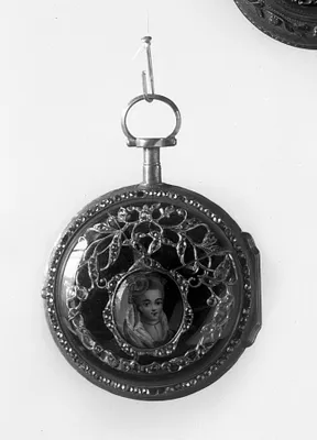 MINIATURE PORTRAIT OF A GIRL