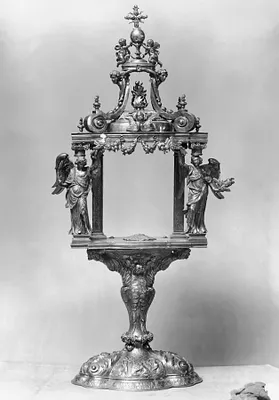 Monstrance with a Canopy Supported by Angels