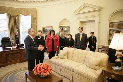 President George W. Bush Offers a Tour of the Oval Office to the Leaders of Military Service Organizations