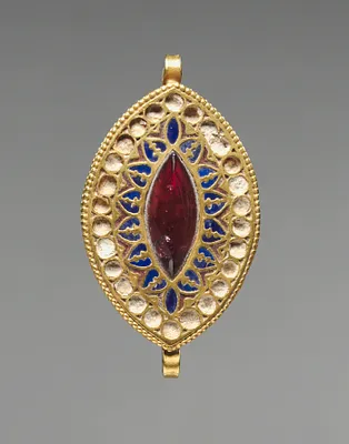 Almond-Shaped Pendant