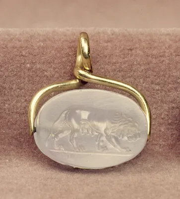 Scarab with a Lioness Set in a Swivel Pendant