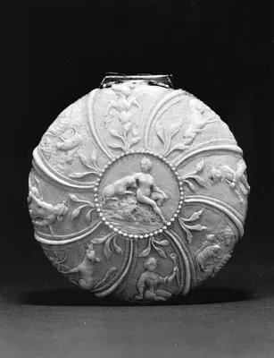 Bonbonnière with Pastoral Scene