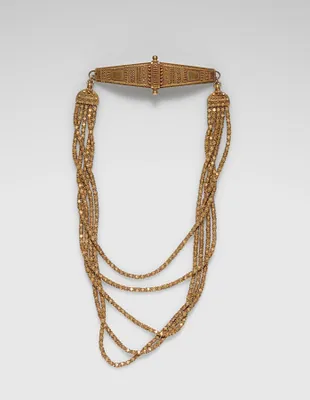Necklace: SIRO BO MALEYA  -- (pepper-flower-garland)