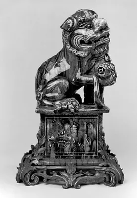 Fu-Lion with Brocaded Ball