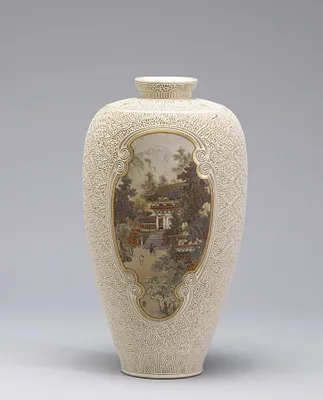 Vase (kabin) with scenes of Kinkakuji and Nikko