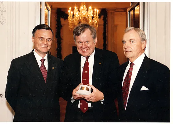 HABS/HAER Chief Dr. Robert J. Kapsch, White House Chief Usher, Gary Walters,  White House Curator Rex W. Scouten, receiving portion of White House baluster from (color, B&W, large format negative), December 4, 1993.