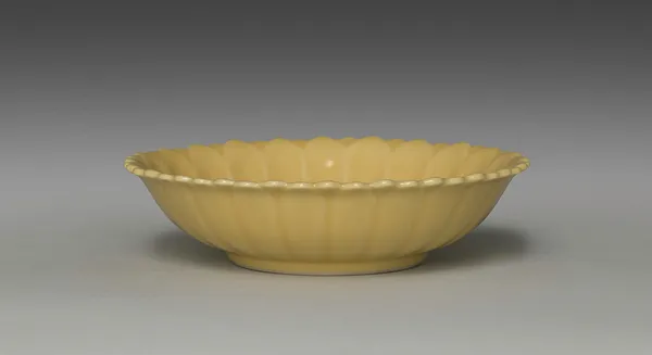 Chrysanthemum-Shaped Dish