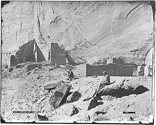 Archaeology of Southwestern U.S.: View of ruins on bottom land, Canyon Del Muerto, Canyon de Chelly, Arizona.