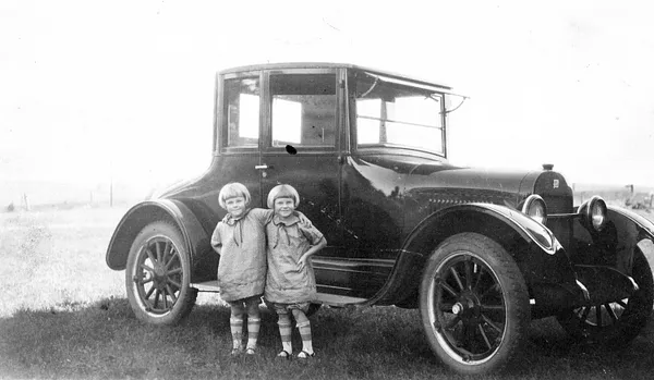 Eileen and Ersileen Carpenter, 1926