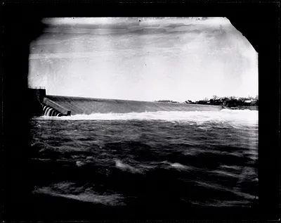 Holyoke wooden dam with high water