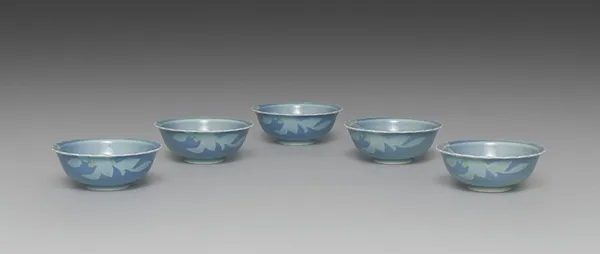 Dishes with Flowers