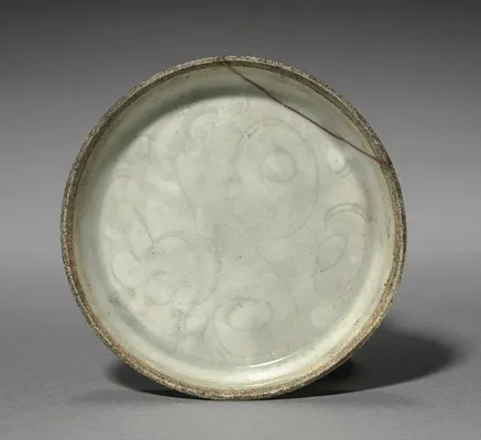 Dish with Incised Scroll Design
