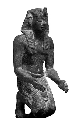 Kneeling King