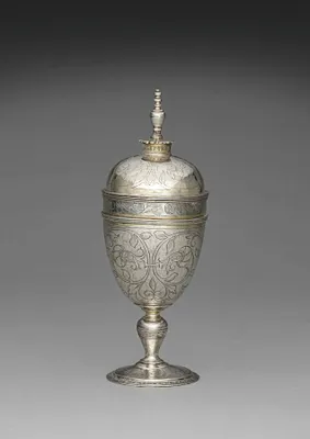 Standing Cup and Cover