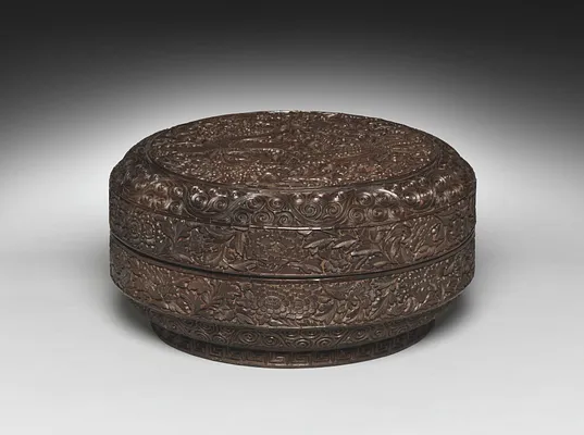 Round Box with Bird and Peonies Design