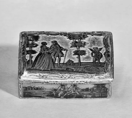 Snuffbox with Engraved Scenes