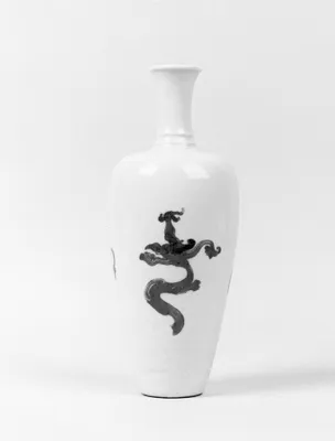 Vase with Dragons