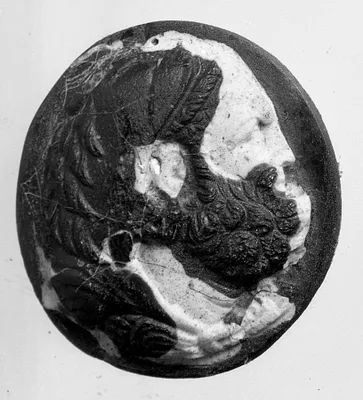 Cameo with Head of Heracles to the Right