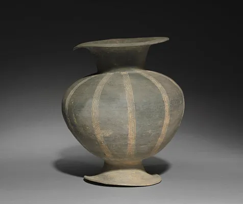 Pedestaled Vessel with Incised Band Design