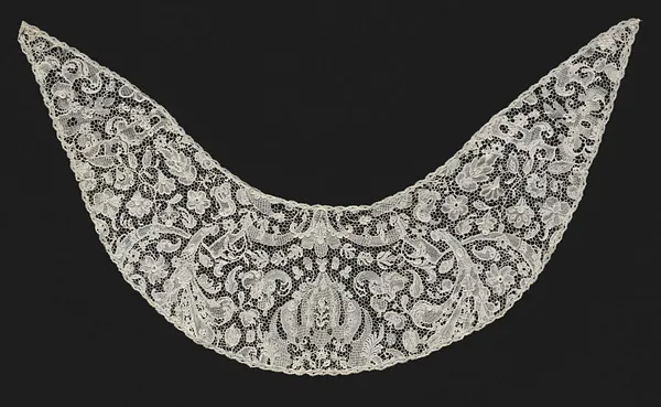 Lace Collar