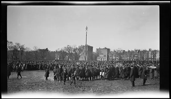 Presidential Salute on Boston Common. Feb. 24, 1919