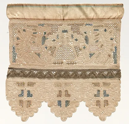 Lace Towel End