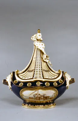Potpourri Vase (Vase potpourri à vaisseau)