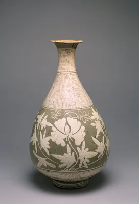 Wine Jar with Design of Peonies
