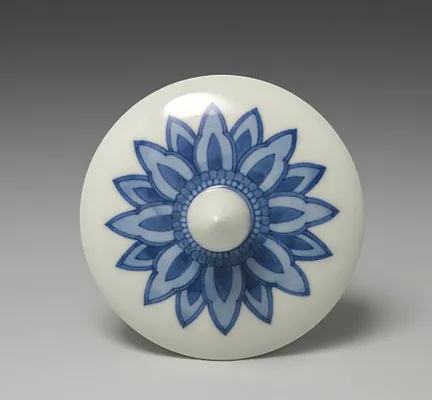Lid for a Jar with Peonies
