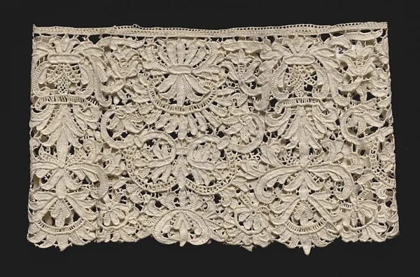Lace Cuff (one of a pair)