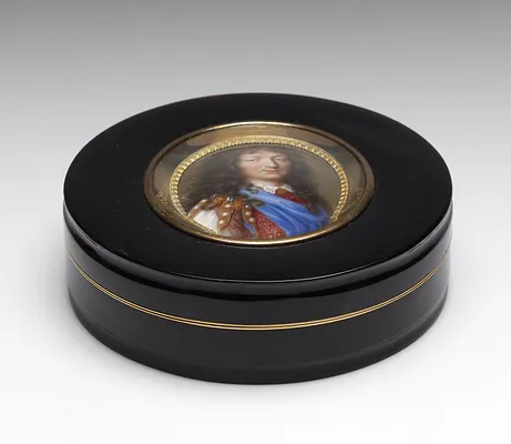Circular Snuffbox with Portrait of Louis XIV, King of France