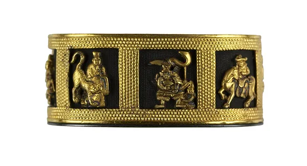 Fuchi Remounted at a Box with Legendary Figures