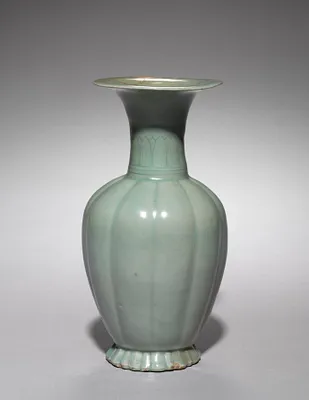 Vase in the Form of a Melon
