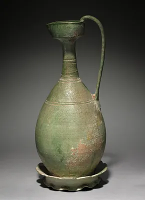 Ewer with Corolla Base