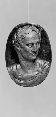 ""Antique"" Cameo with the Bust of Julius Caesar