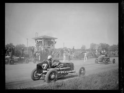 Midget car racing
