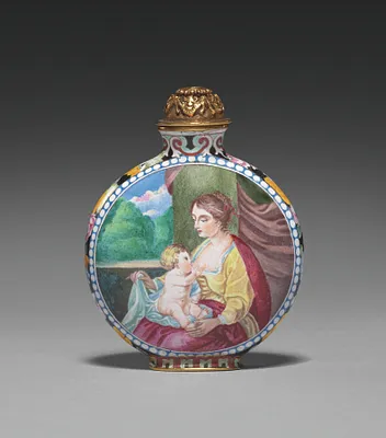 Snuff Bottle with European Figures