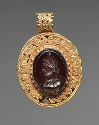 Pendant with Portrait Intaglio