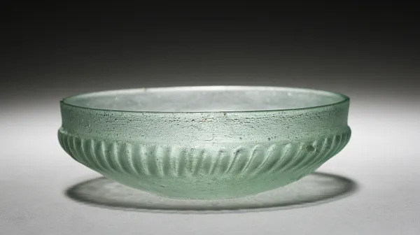 Shallow Ribbed Bowl
