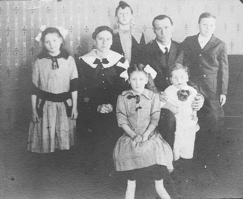 Family Group Portrait, 1925