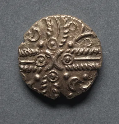 Tasciovanus Stater: Crossed Wreaths (obverse)