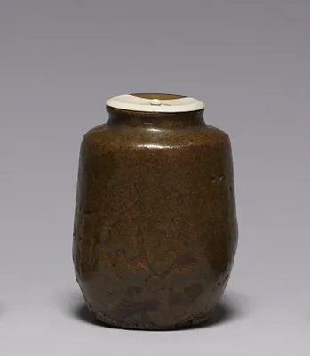 Tea Caddy in ""Katatsuki"" (Shouldered Jar) Form