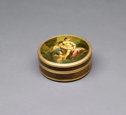 Snuffbox with Scene of Nymphs Bathing