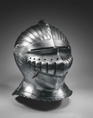 Close Helmet in Maximilian Style