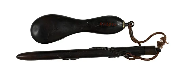 ""Yatate"" with Pear-Shaped Ink Container