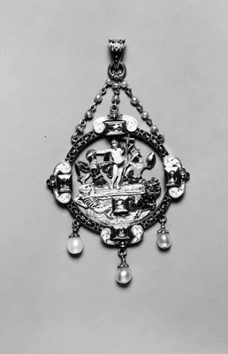 Medallion Pendant