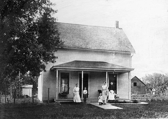 Orpha, Verl, Charlie, Nora, and Susan Allen, 1904