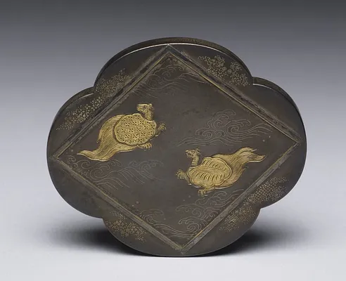 Box with Divine Tortoises